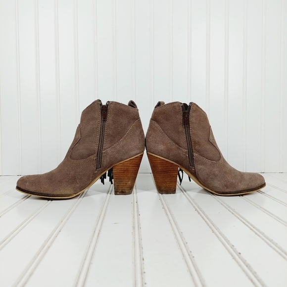 Steve Madden Ohio Ponncho Taupe Tan Suede Fringe Block Heel Ankle Boots F293 - Picture 7 of 13